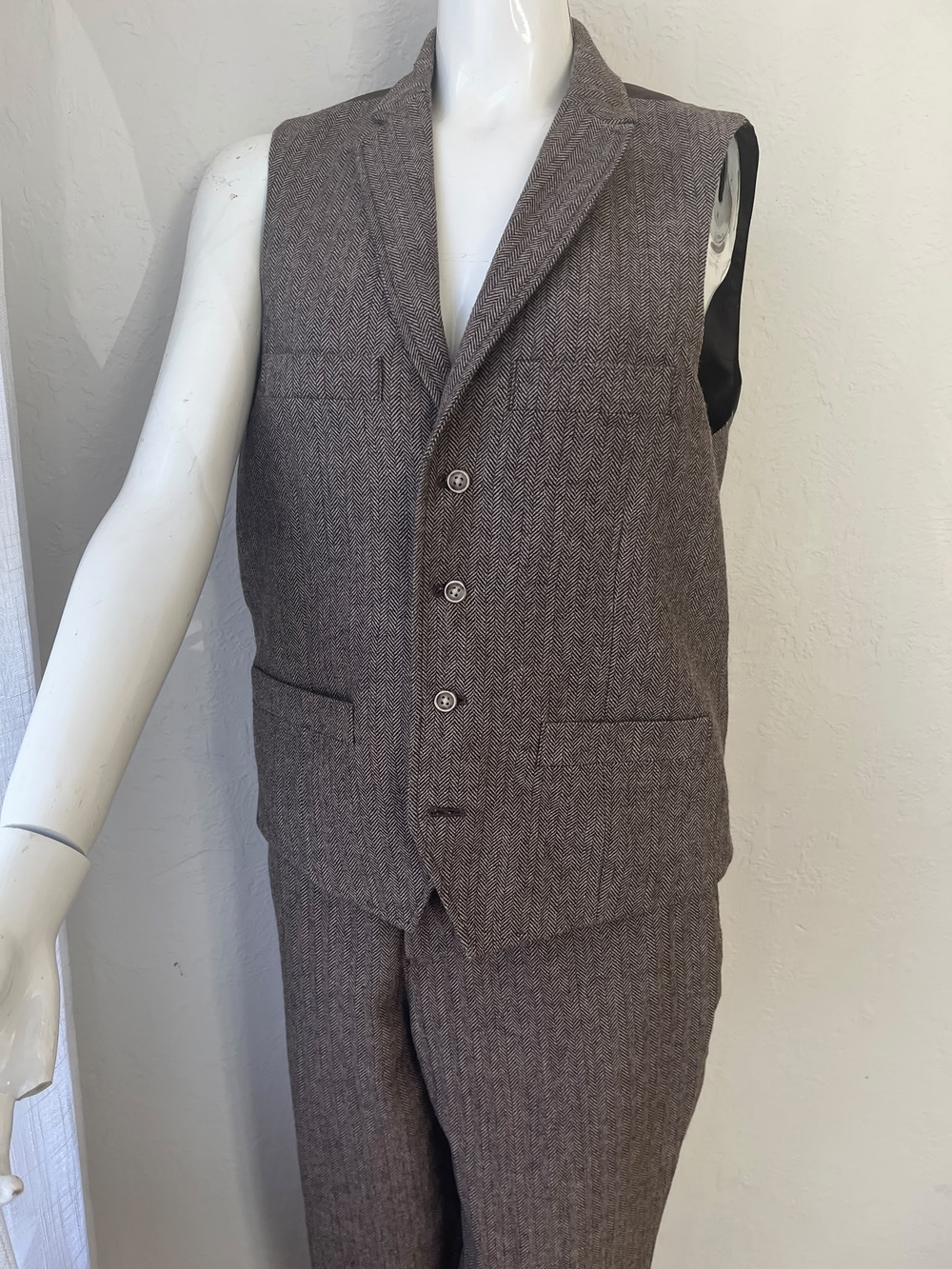 Tasso Elba Brown Herringbone Vest